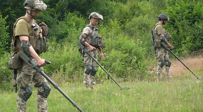 В Украине с начала войны обезвредили более миллиона взрывоопасных предметов – Шмыгаль