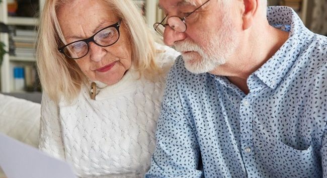 Пенсия после 70 лет увеличивается: кому начислят дополнительные 3600 грн в год