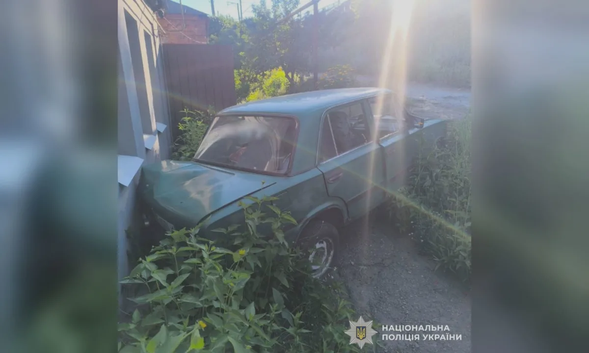 Пьяный водитель врезался в дом на Харьковщине