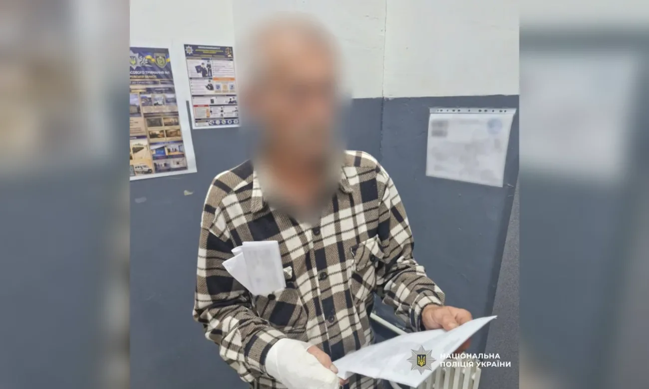 Пожилого мужчину подозревают в жестоком убийстве жены с нанесением смертельных ударов по лицу
