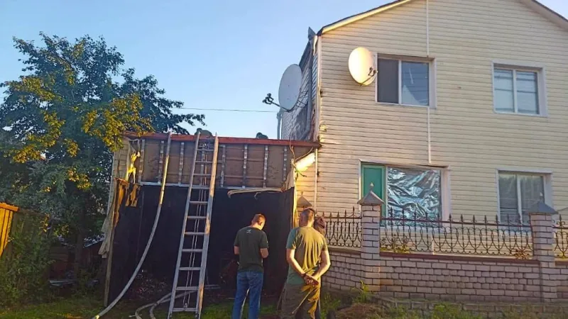 Артилерійський обстріл села Капитолівка: згоріли будинок та гараж через російські РСЗВ