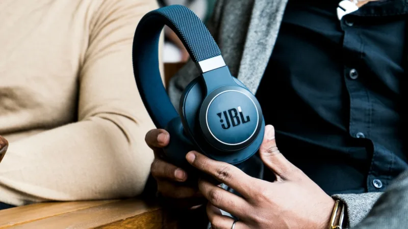 Навушники JBL та акустика JBL: як обрати ідеальне звучання для дому, спорту та відпочинку